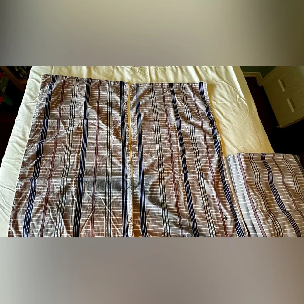Lacoste King Duvet Pair King Pillow Shams. Purple/Blue and White stripes. Clean